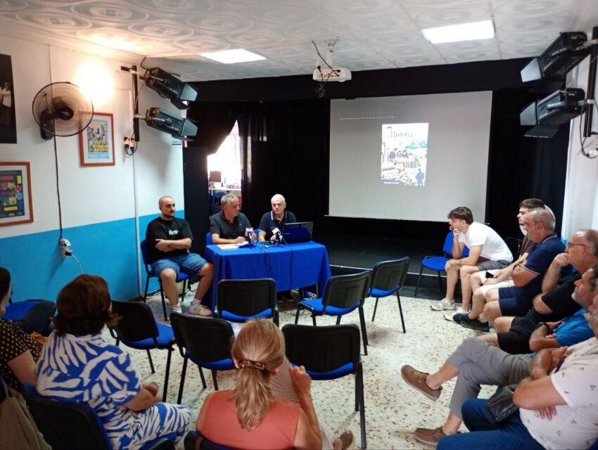 La Salita de Teatro acogió la presentación de la revista.
